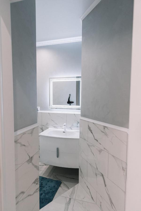 Royal Tower Vip Smart Apartments 1 Kiev Dış mekan fotoğraf