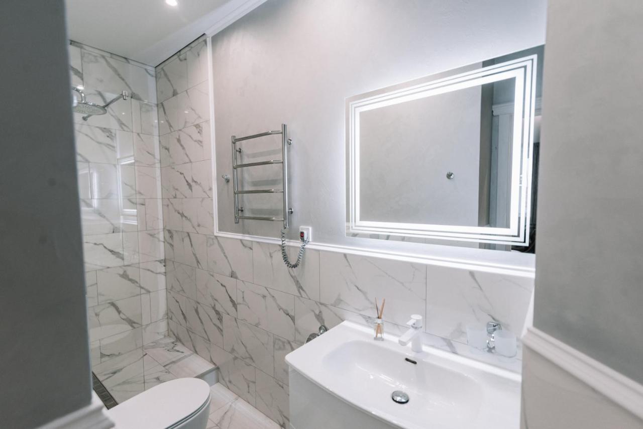Royal Tower Vip Smart Apartments 1 Kiev Dış mekan fotoğraf